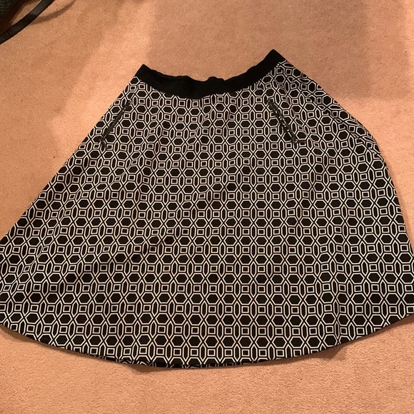 Beautiful Micheal Studio Skirt with POCKETS - Picture 1 of 4